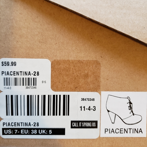 Woman's Shoes - Picture 4 of 4